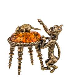 Кот с мышкой